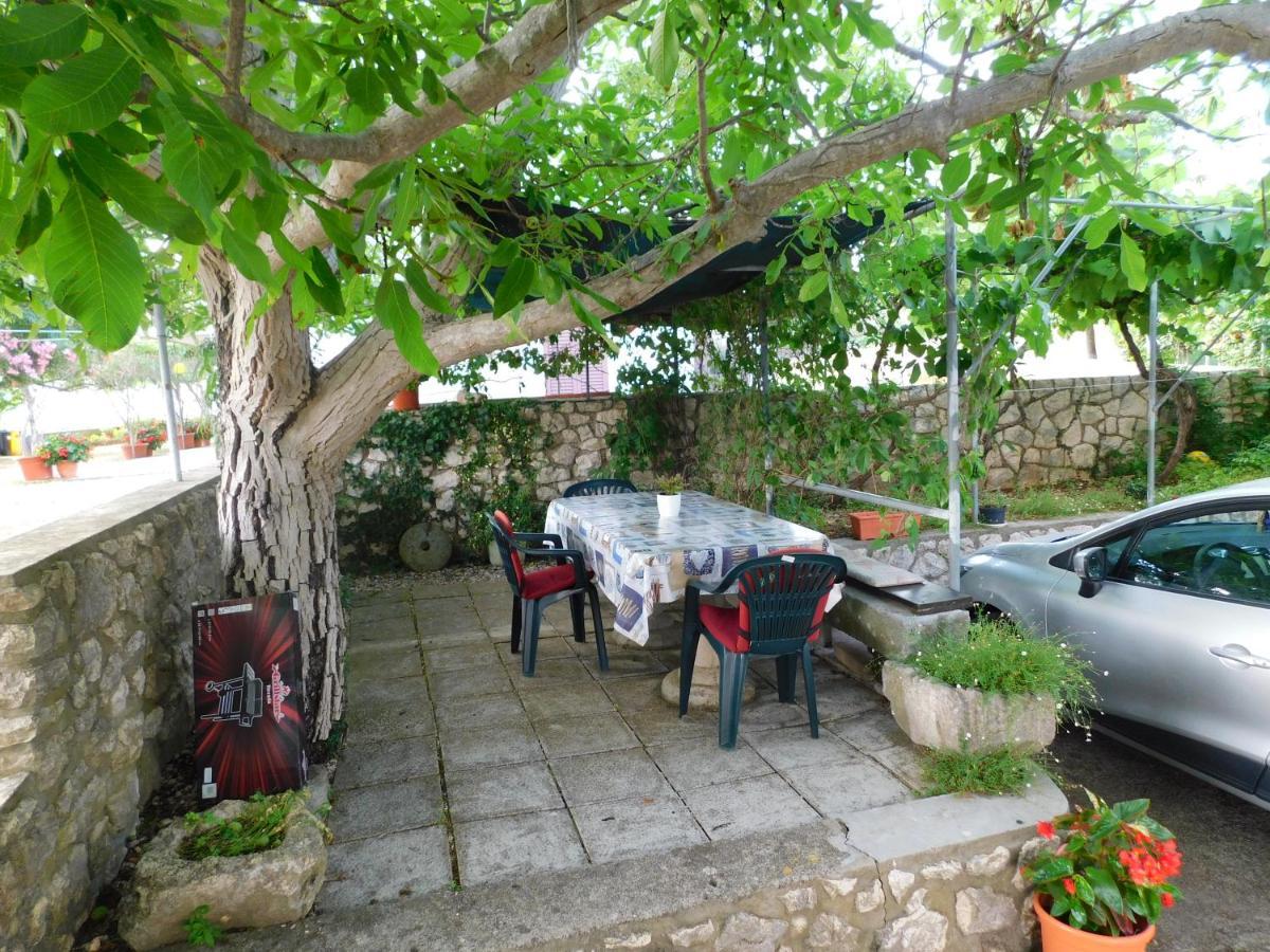 Apartments Marica Krk Town Exterior foto