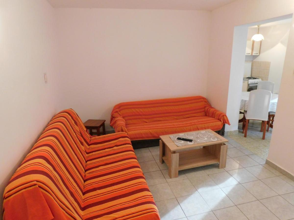 Apartments Marica Krk Town Exterior foto
